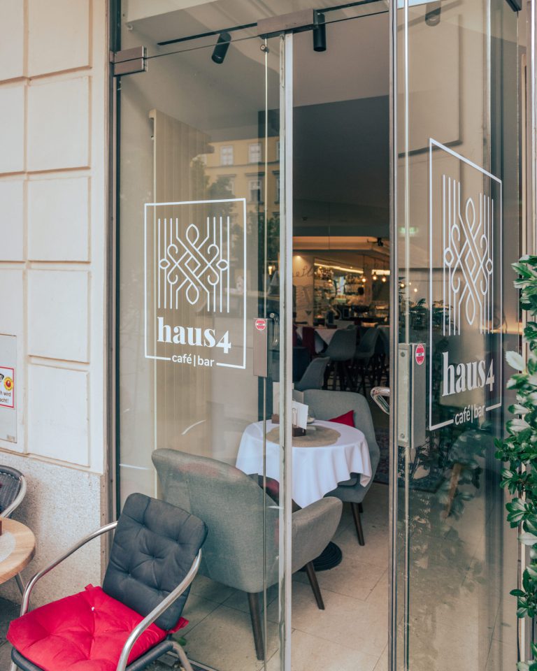 Elegantes Cafe Bradning Graz bei Unerwartet Design